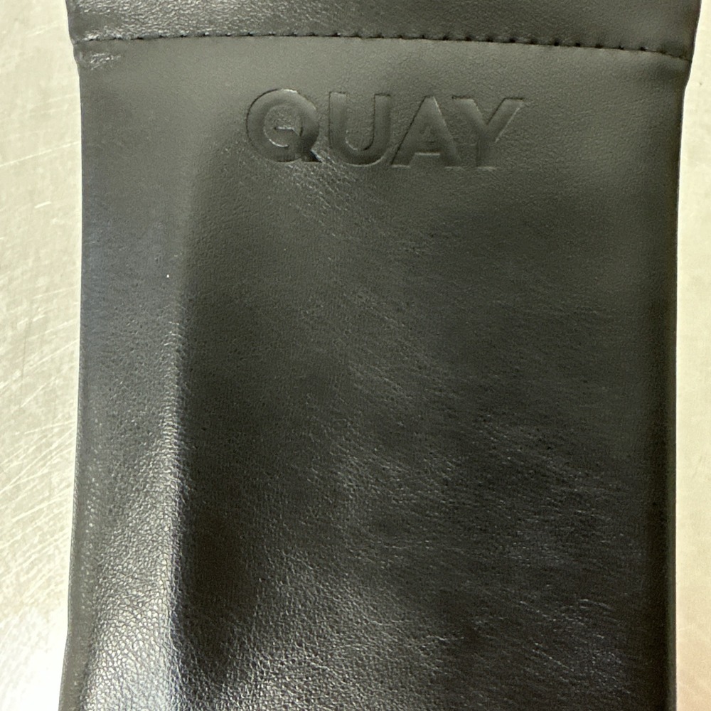Quay Australia Sunglass Case Squeeze Pouch Cleaning Cloth Black Leather - Picture 8 of 9